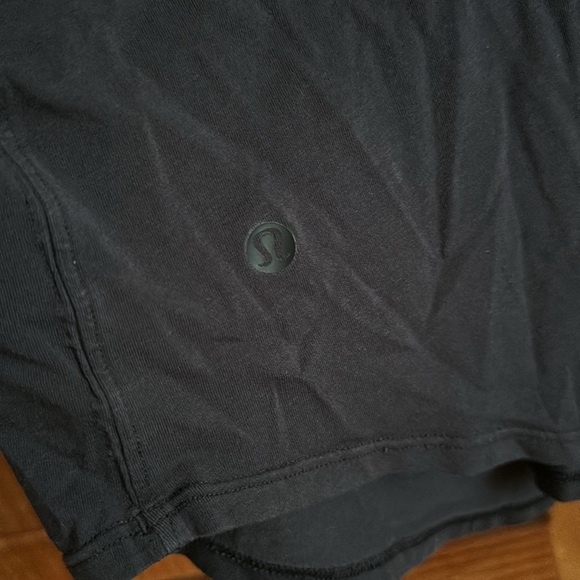 Black Sleeveless Women's Top - Picture 2 of 4